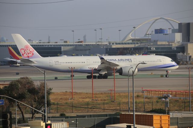 Airbus A350-900 (B-18902)