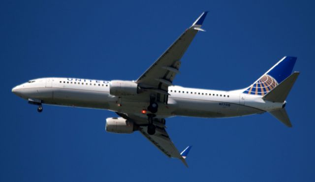 Boeing 737-800 (N77510) - On Final, to 28R Over The San Francisco Bay and San Mateo Bridge. Shot from Bridgeview Park, Foster City, Ca  08-08-2016