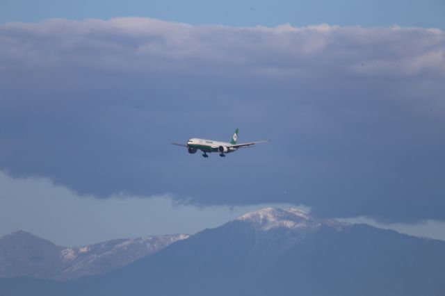 BOEING 777-300ER (B-16702)