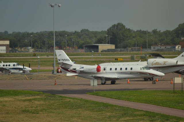 Cessna Citation Excel/XLS (N789HU) - Sitting on the tarmac n FSD