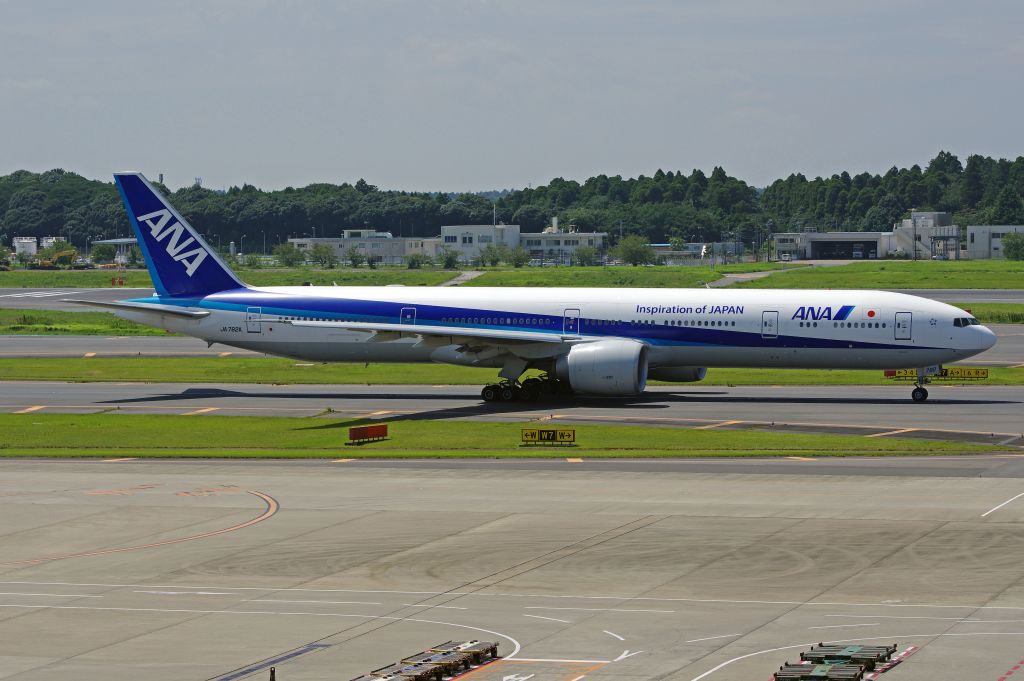 Boeing 777-200 (JA782A)