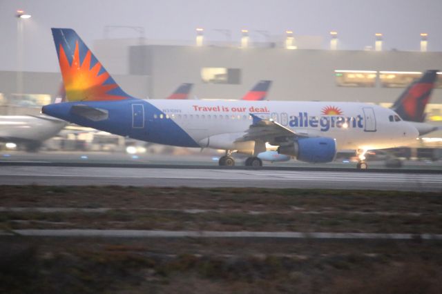 Airbus A319 (N310NV)