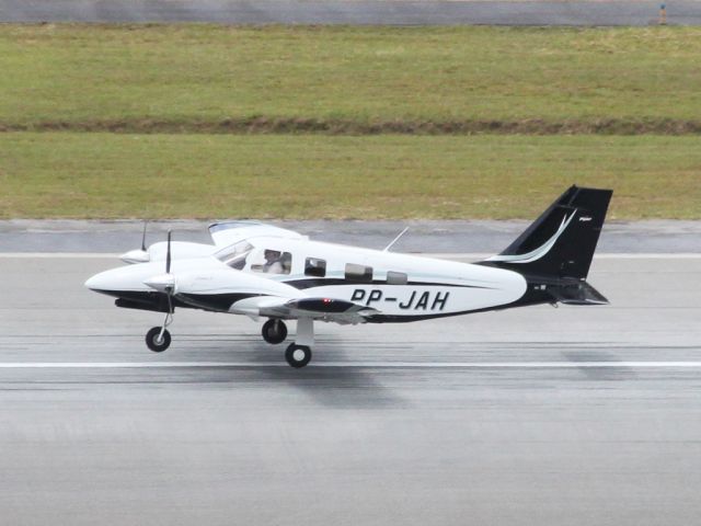 Piper Seneca (PP-JAH)
