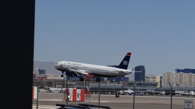 Airbus A321 (N550UW)