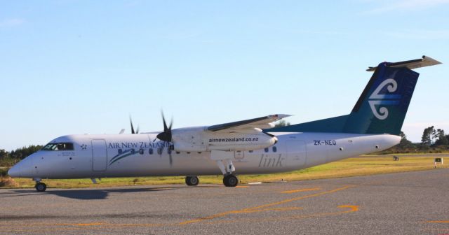 de Havilland Dash 8-300 (ZK-NEQ)