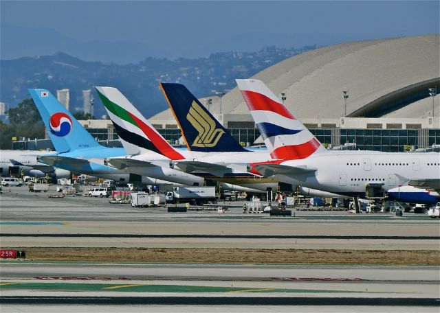 Airbus A380-800 (G-XLEC)