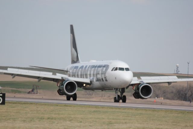 Airbus A319 (N949FR) - Landing runway 26.