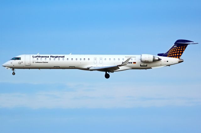 Canadair Regional Jet CRJ-900 (D-ACNW)