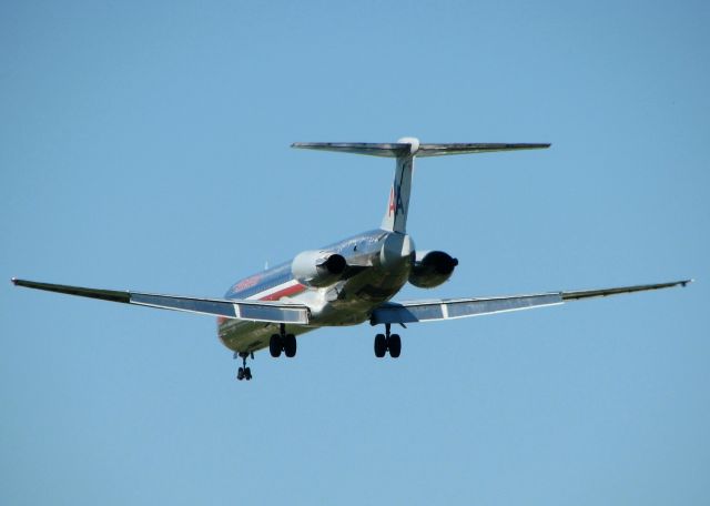 McDonnell Douglas MD-82 (N574AA) - Landing on 36L at DFW.