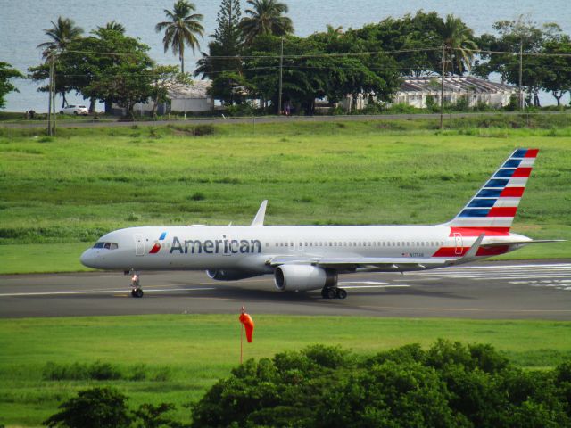 Boeing 757-200 (N175AN)