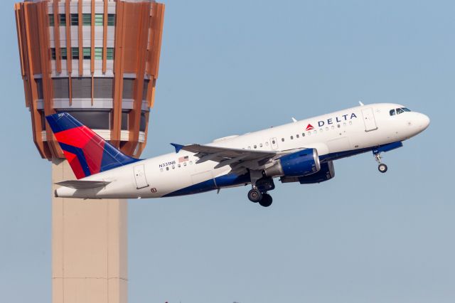 Airbus A319 (N331NB)