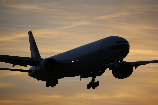 BOEING 777-300ER (B-KPC)