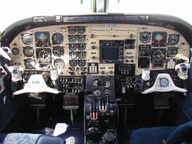 Beechcraft Airliner (N696AB)