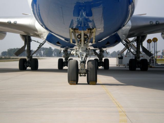 Boeing 747-400 (A6-GGP)