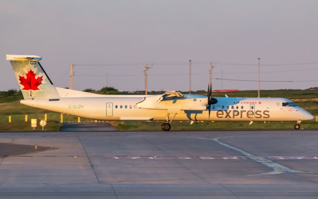 de Havilland Dash 8-400 (C-GJZH)