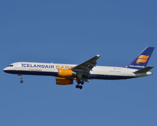 TF-FIG — - Iceland air cargo inbound 22L