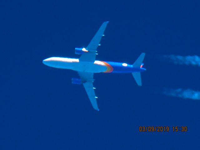 Airbus A320 (N242NV)