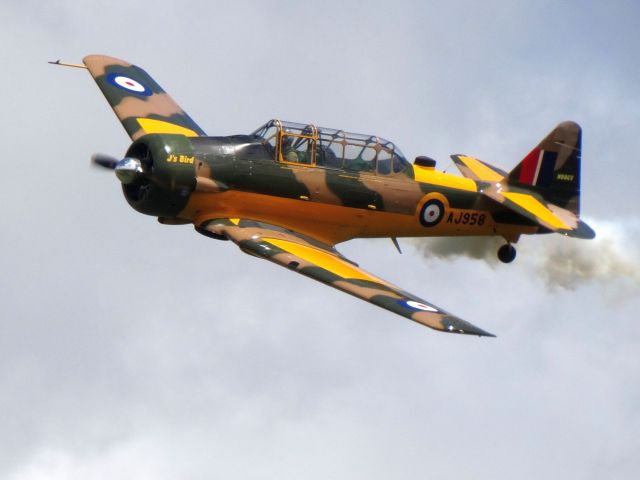 North American T-6 Texan (N99CV)
