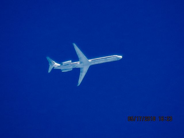 McDonnell Douglas MD-83 (N9622A)