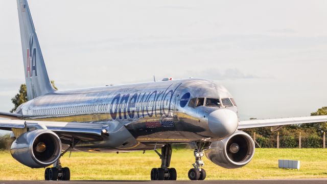 Boeing 757-200 (N1744AA) - American B752 lining up to depart R10 at DUB/EIDW. Nice and shinny in the morning sun. Taken from the mound at Horizon at the start of Runway 10. 