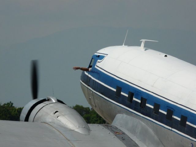 Douglas DC-3 (N300MF) - Trying to get some fresh air.