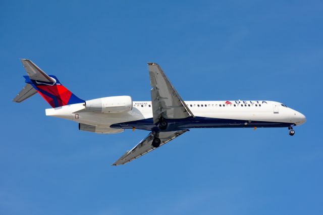 Boeing 717-200 (N985AT) - Formerly owned by AirTran, this aircraft is getting lots of love. Its all refurbished, clean and bright. 