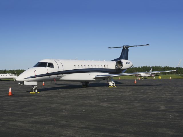 Embraer ERJ-135 (N226HY) - 1 AUG 2015.