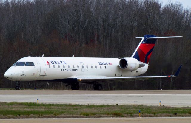 Canadair Regional Jet CRJ-200 (N8883E)