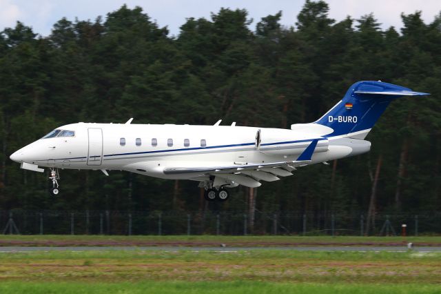 Bombardier Challenger 300 (D-BURO)