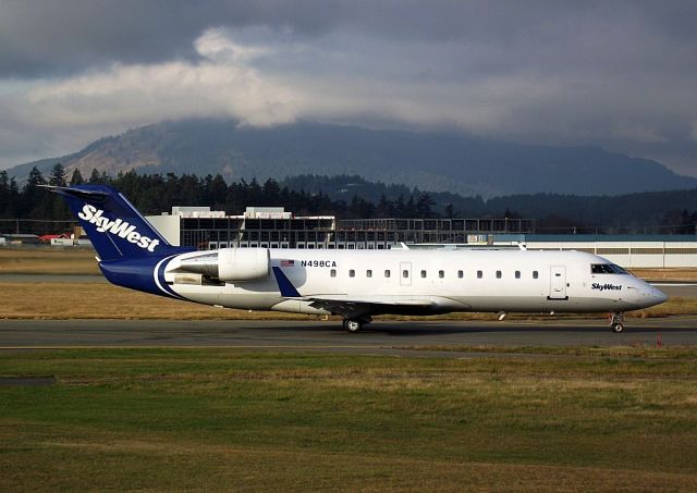 Canadair Regional Jet CRJ-200 (N498CA)