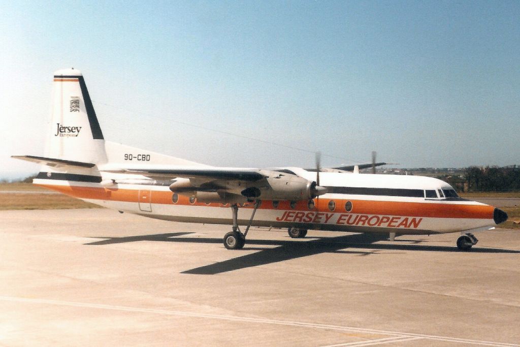 FAIRCHILD HILLER FH-227 (9Q-CBD) - Taxiing to depart rwy 26 on 15-Jul-89 while on lease to Jersey European Airways.br /br /With Scibe Airlift from Jun-86 to Dec-90 when it became TR-LCW then N8005L and VT-NEC for NEPC Airlines.br /Withdrawn from use at VOMM.