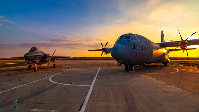 Lockheed C-130 Hercules (0669)
