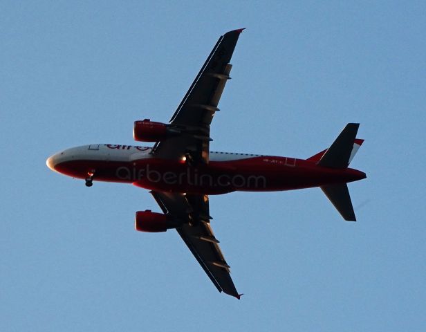 Airbus A319 (HB-JOY)