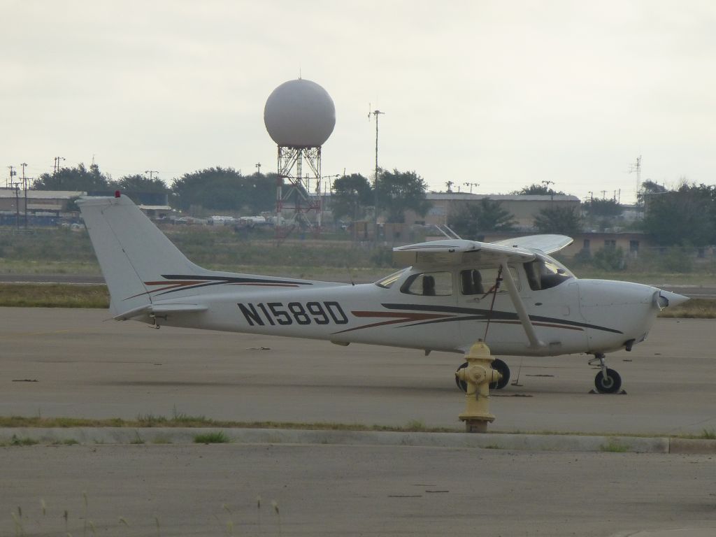 Cessna Skyhawk (N1589D)