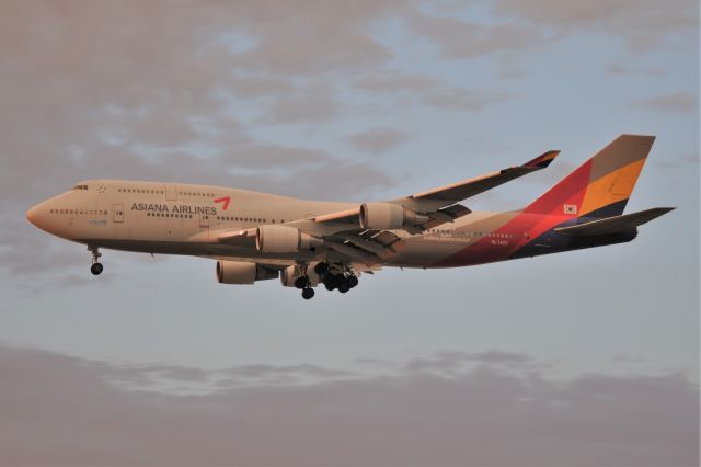 Boeing 747-400 (HL7423)