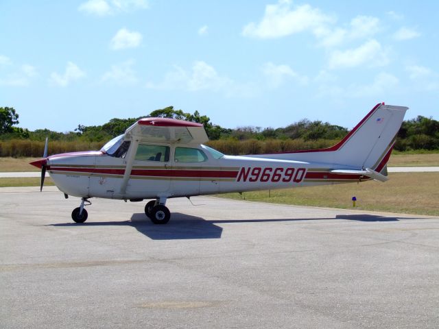 Cessna Skyhawk (N9669Q) - TUPA, Anagada, BVI...flight from TIST St Thomas, USVI