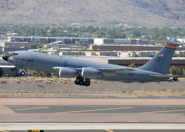 Boeing C-135B Stratolifter (6414831)