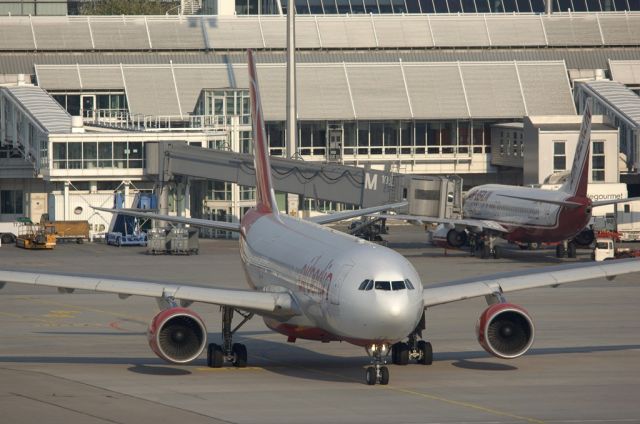 Airbus A330-200 (D-ALPA)