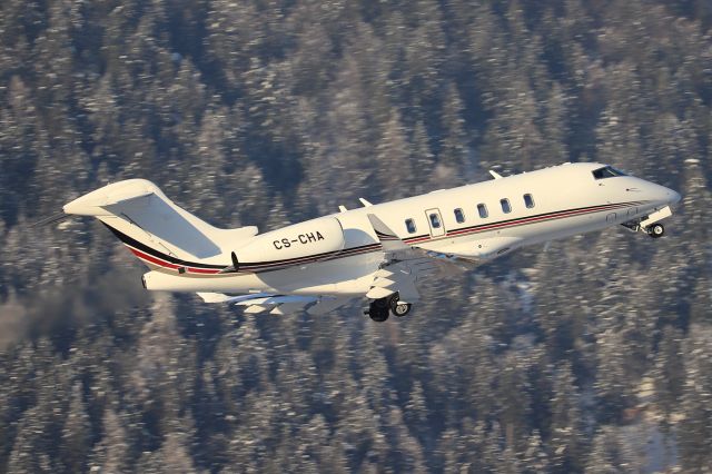 Canadair Challenger 350 (CS-CHA)