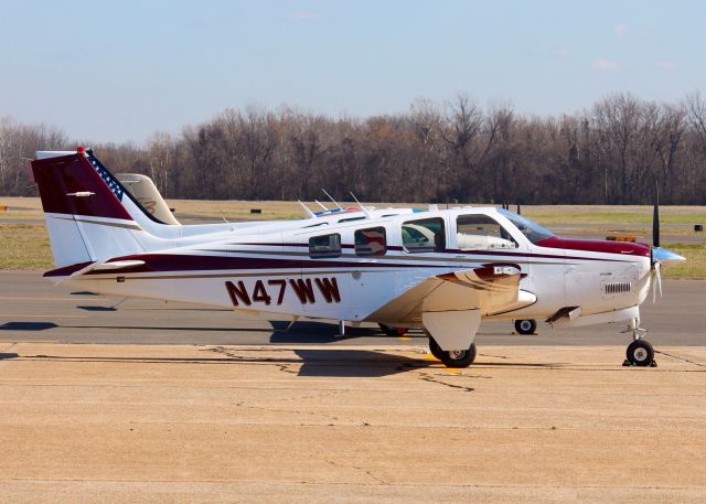 Beechcraft Bonanza (36) (N47WW) - At Downtown Shreveport.