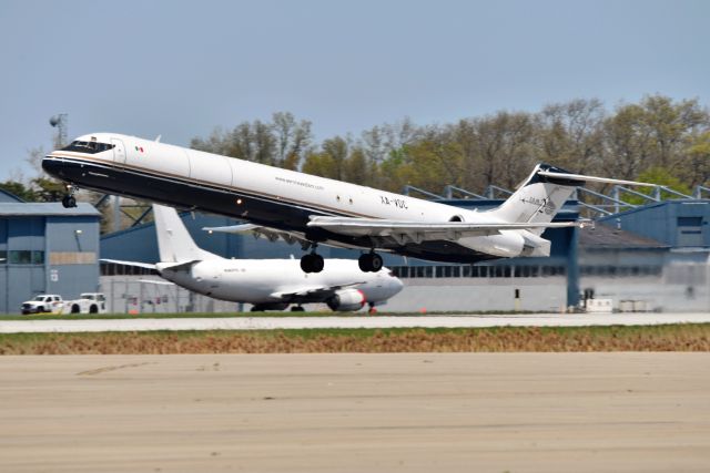 McDonnell Douglas MD-83 (XA-VDC) - 05-09-22 with a bonus 737-300F in the background.