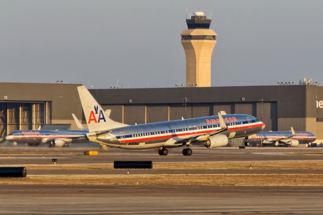 Boeing 737-800 (N920NN)