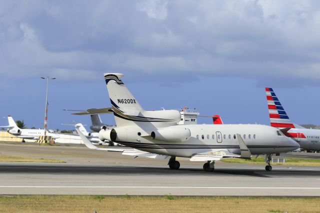 Dassault Falcon 900 (N620DX) - N620DX landing at St Maarten