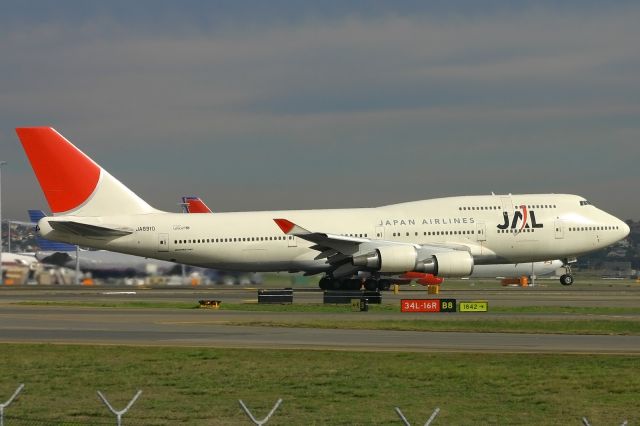 Boeing 747-400 (BON8910)