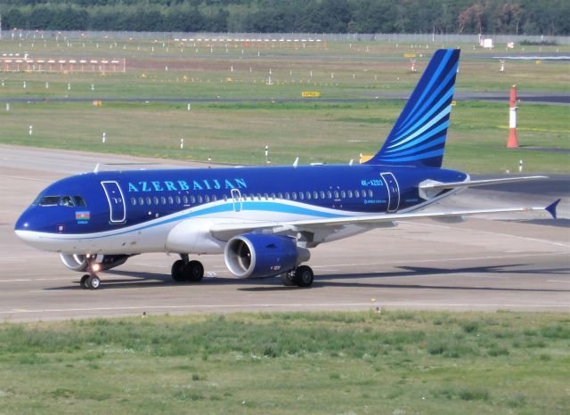 Airbus A319 (4K-AZ03)