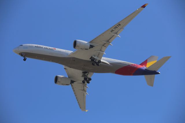 Airbus A350-900 (HL7578)