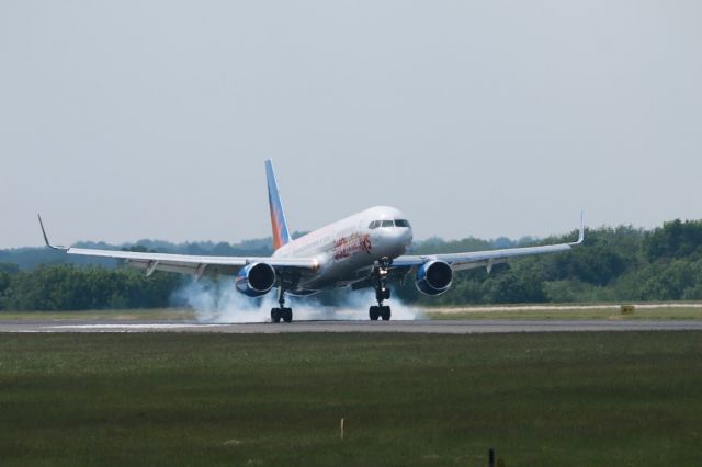 Boeing 737-800 (G-LSAC) - From Barca to Manchester