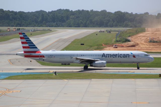 Airbus A321 (N561UW)