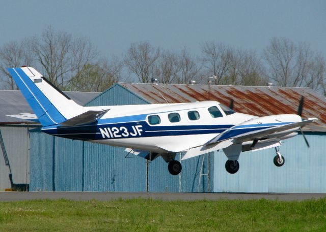 Beechcraft Duke (N123JF) - 1974 Beech B-60 at Downtown Shreveport.