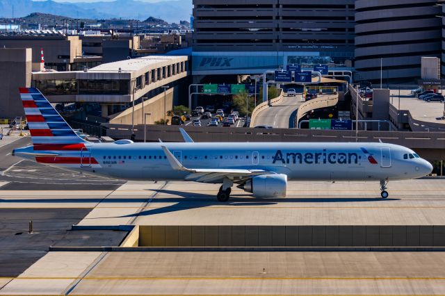 Airbus A321neo (N461AN) - An American Airlines A321 neo taxiing at PHX on 2/10/23 during the Super Bowl rush. Taken with a Canon R7 and Canon EF 100-400 II L lens.
